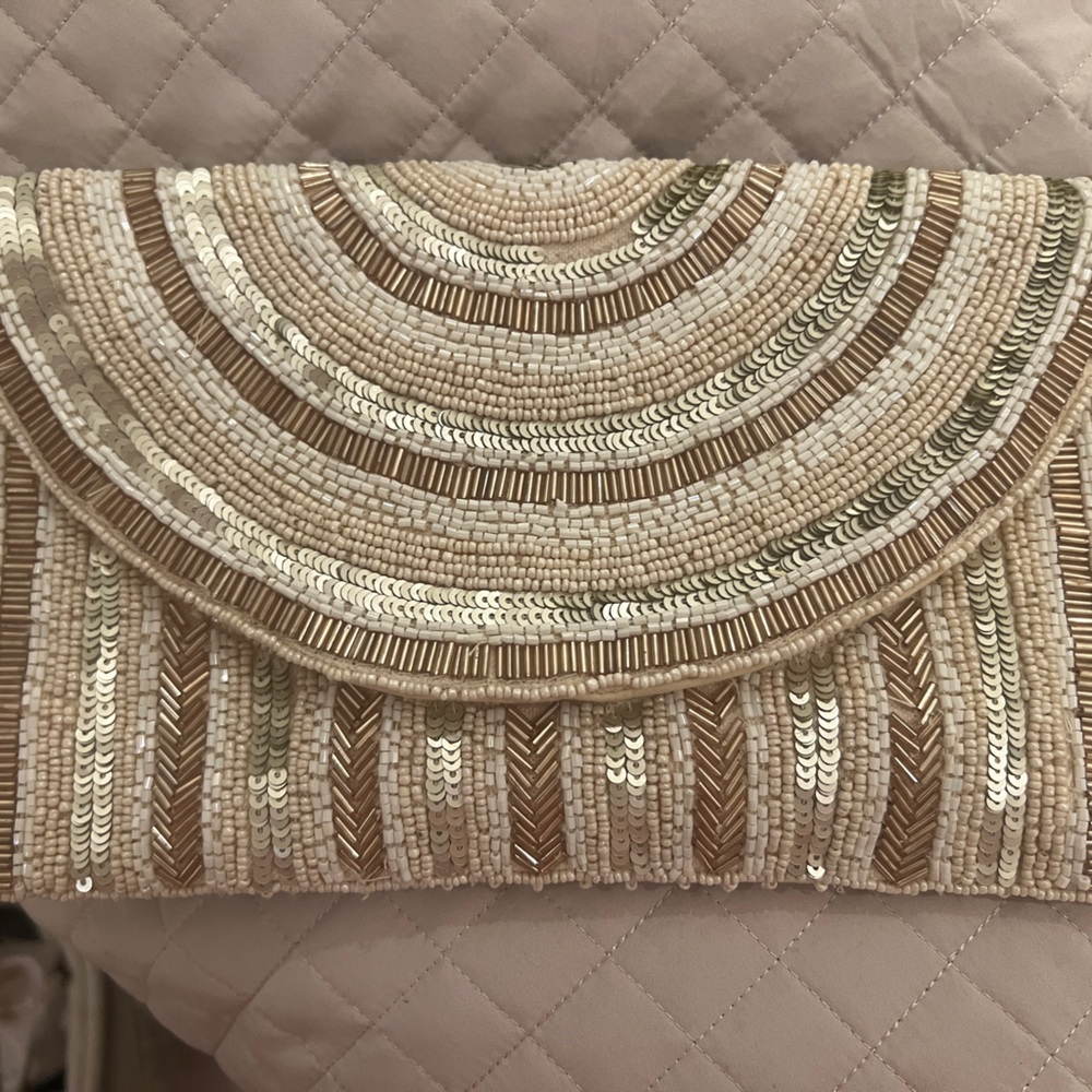 Beaded clutch